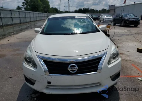 2015 Nissan Altima 2.5 z USA, uszkodzony, nr VIN 1N4AL3AP8FN911316